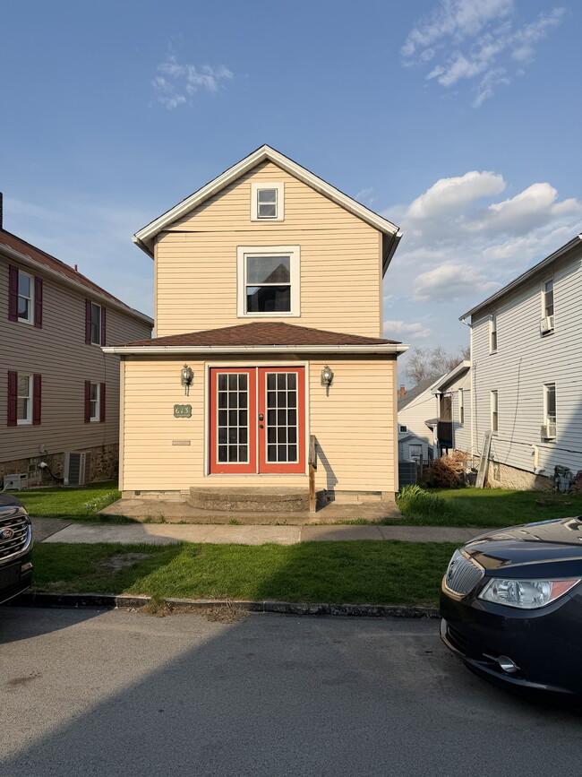 Building Photo - 613 Oakland Ave