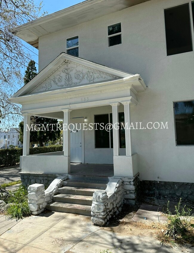 Photo - 555 N La Cadena Dr Unit 5