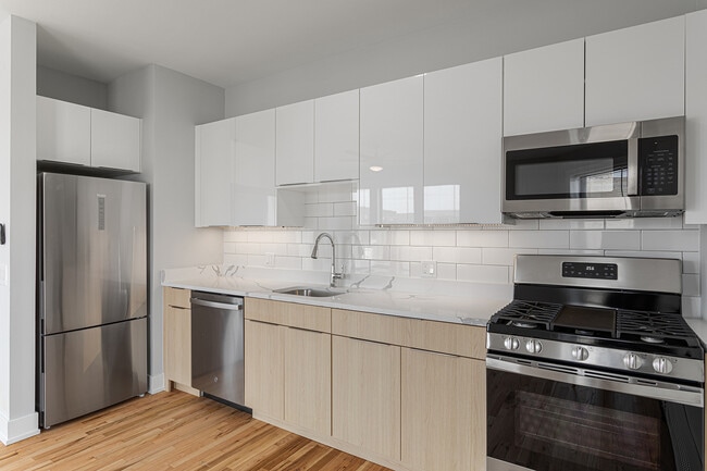 Photo - 1625 W Howard St Unit 219