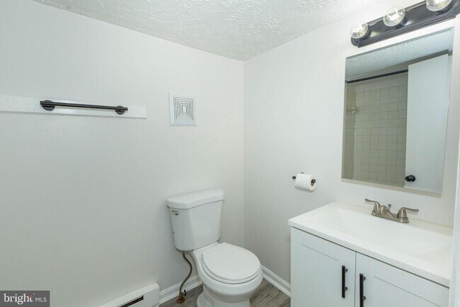 Photo - 324 E Washington St