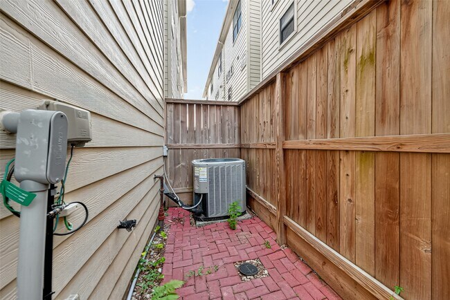 Photo - 2710 Hullsmith Dr Unidad 1303