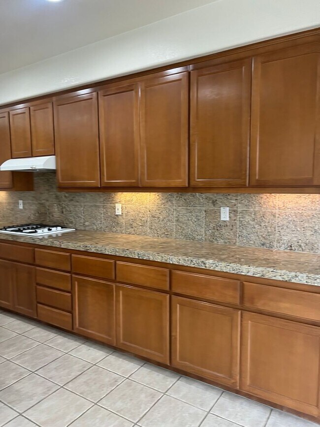 Photo - 627 Tradition St