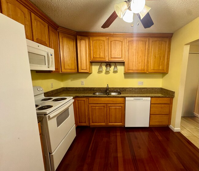 Photo - 100 Cove Way Unit 608