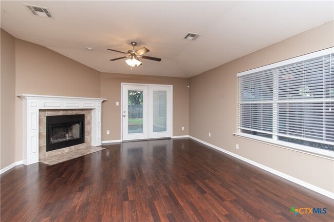 Photo - 424 Winter Sun Dr