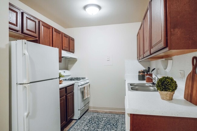 Kitchen - Traver Crossing Rental