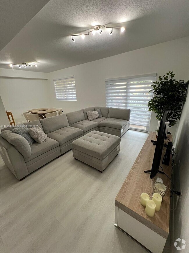 Building Photo - 8899 NW 107th Ct Unit 109 Rental