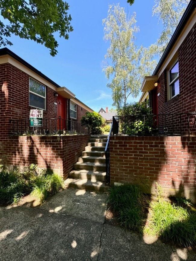 Photo - NW Portland 1 bed, 1 bath Apt Unit 2051