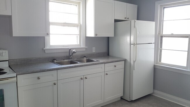 Photo - 610 Temple St Unit Main Floor (2)