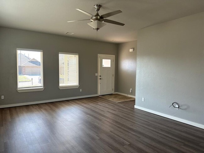 Photo - 809 Lakeview Dr