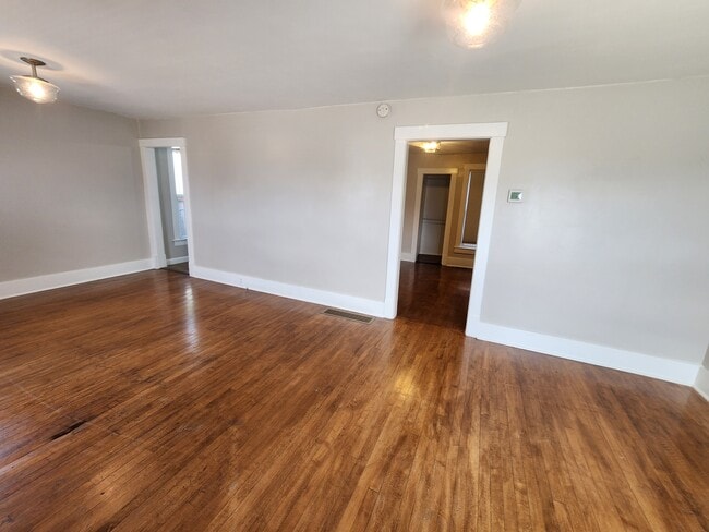 Great room view from entrance - 3017 Grandview St Unit 3017 Grandview Street