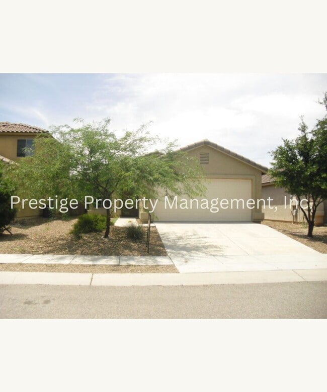 Building Photo - Don't Miss Out On This Southeast Gem!