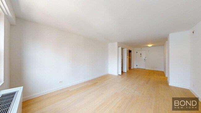 Building Photo - 222 E 39th St Unit 22B Rental
