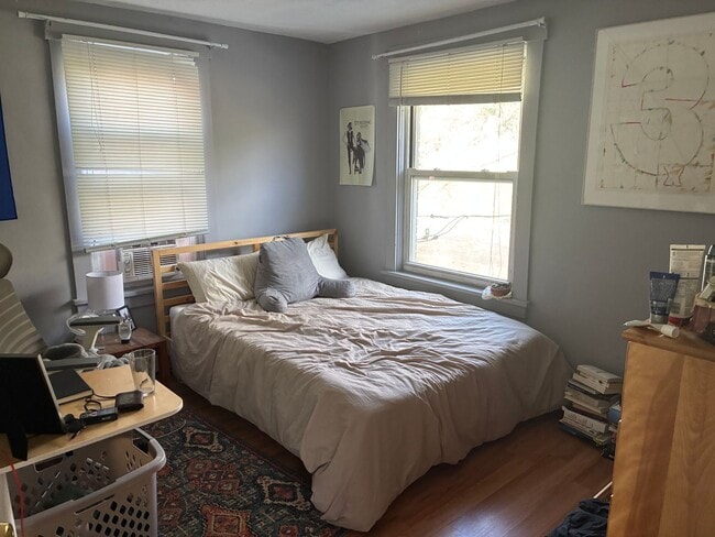 Photo - HUGE 4 BED 2 BATH CLOSE TO CAMPUS!! OAKLAND RENTAL 5/1!