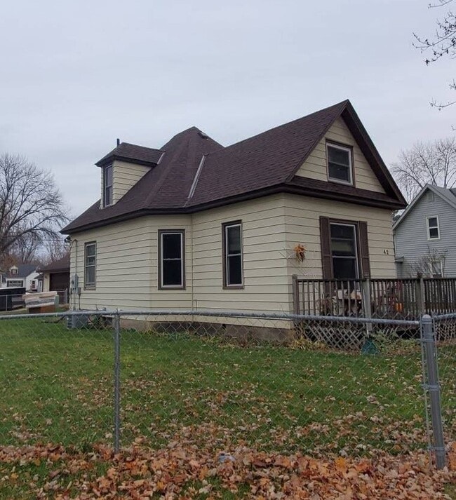 Exterior - 42 Maple St N