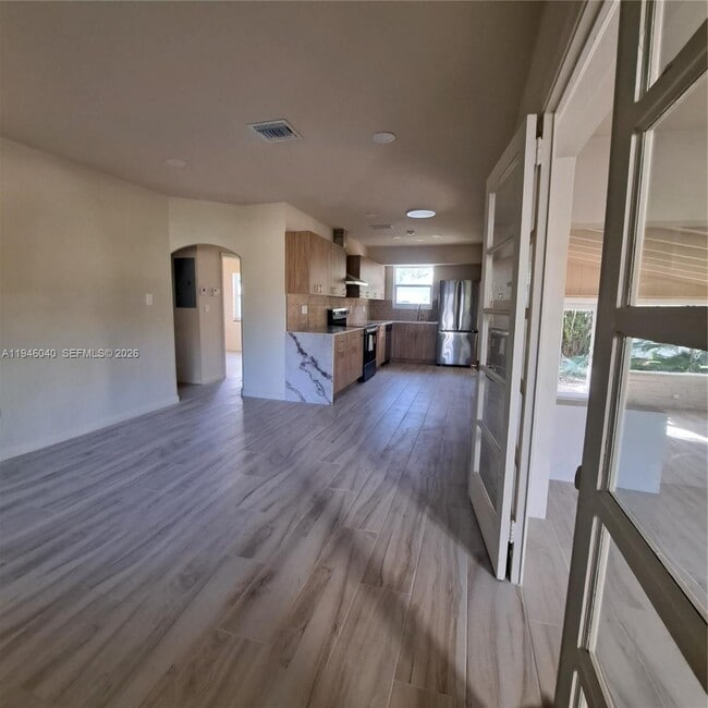 Photo - 5840 SW 51st St