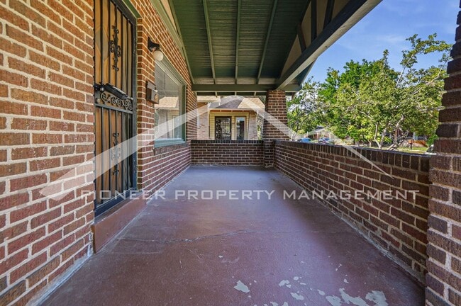 Photo - Spacious Home with Central AC and Washer/Dryer