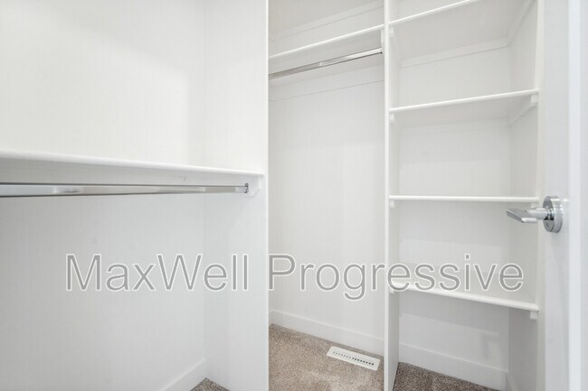 Photo - 13516-13115 115 Ave NW