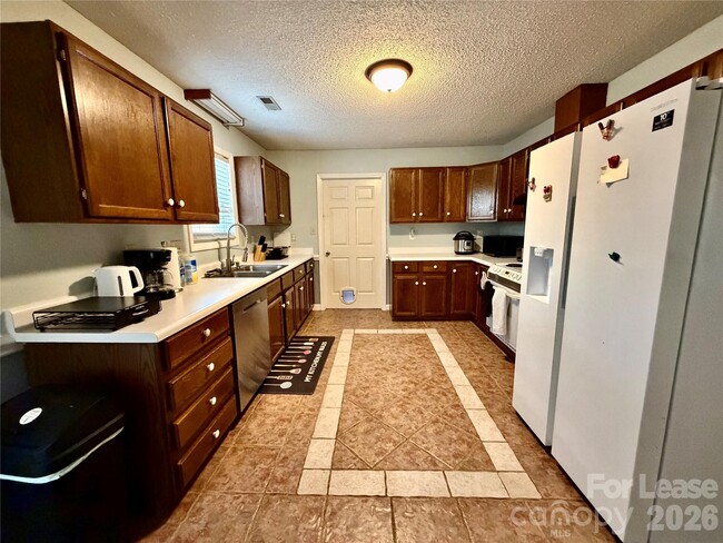 Photo - 2809 Faircroft Way