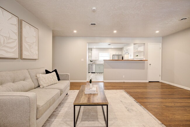 Photo - 1332 Kansas St