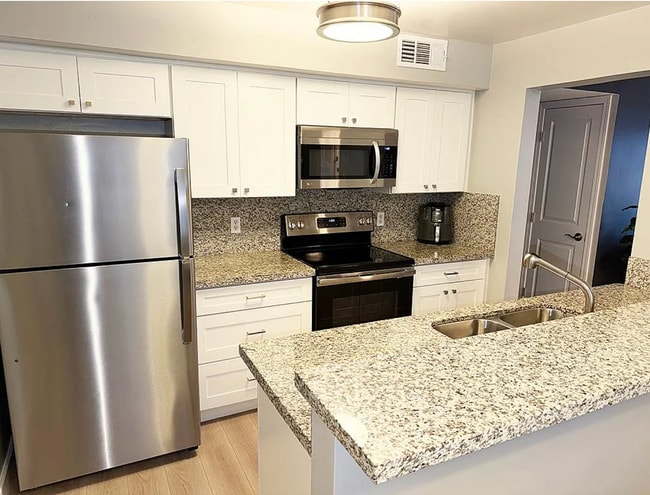 Building Photo - 750 Del Verde Cir Unit 1