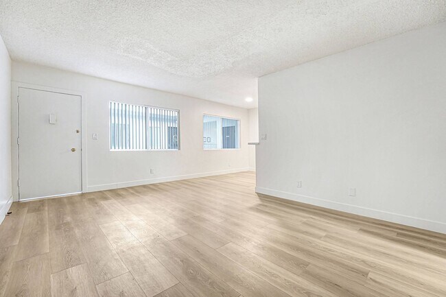 Photo - 3666 Cardiff