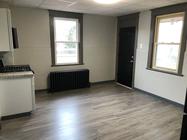 Photo - McKees Rocks / Sheraden / Windgap - 1 BR, 2nd floor Apartment - Section 8 Welcome! Unit Apt. #2