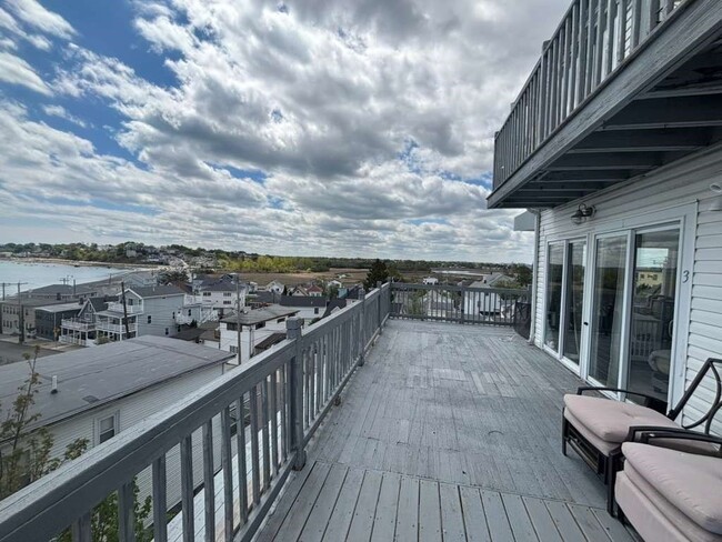 Building Photo - 1000 Winthrop Ave Unit 3
