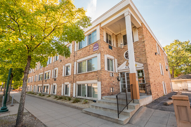 Building Photo - Lake Street Manor Rental