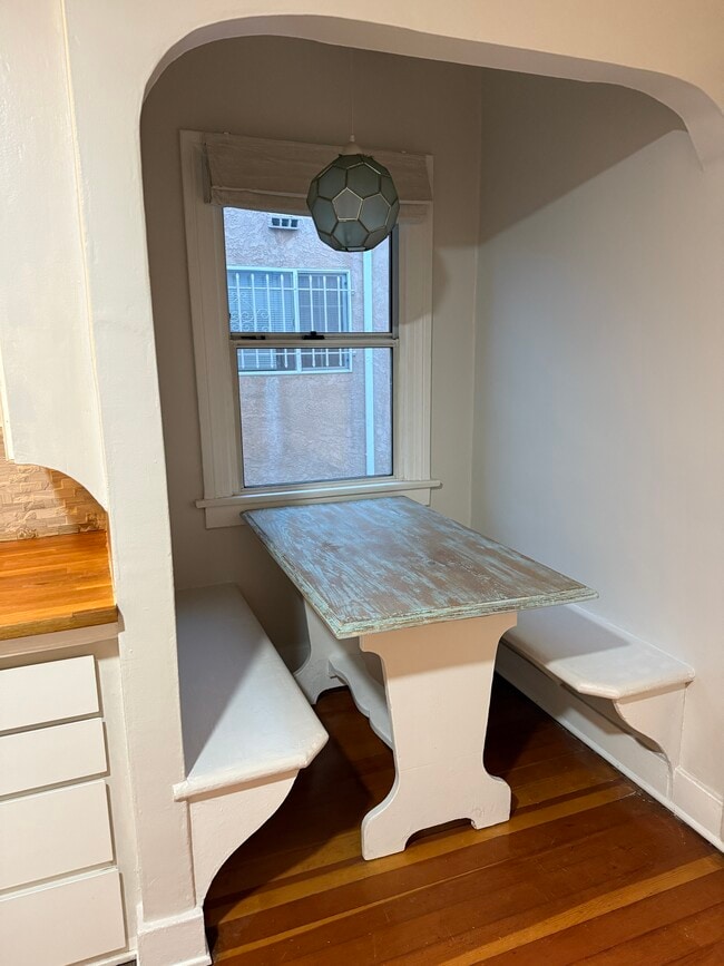 Photo - 1137 Keniston Ave Unidad NA