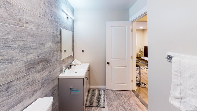 Photo - 591 Orchard St