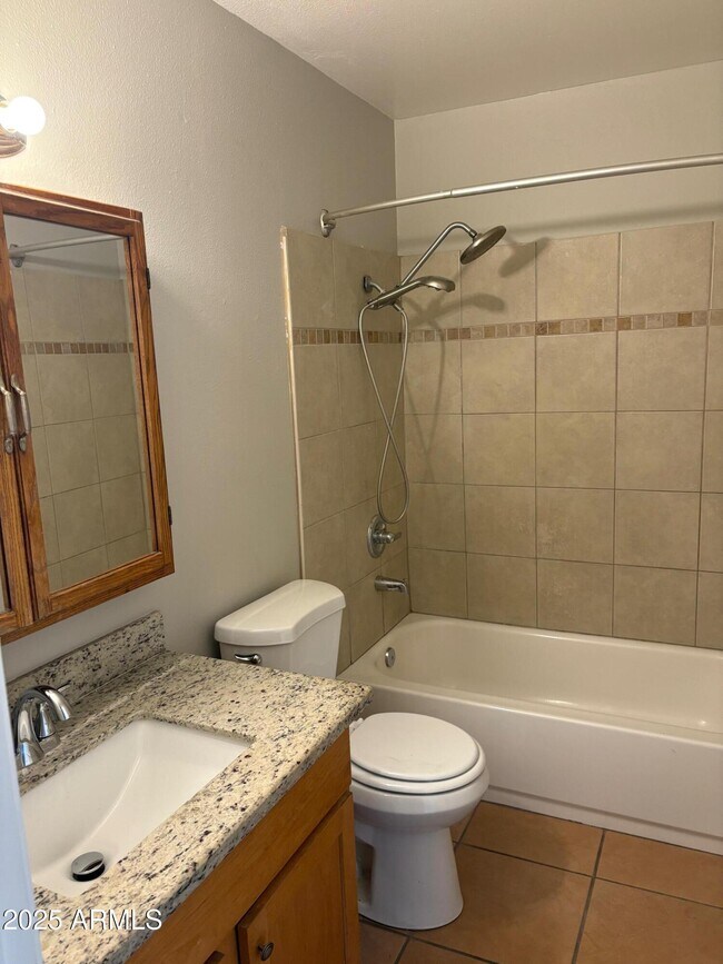 Photo - 909 S Priest Dr Unidad 10