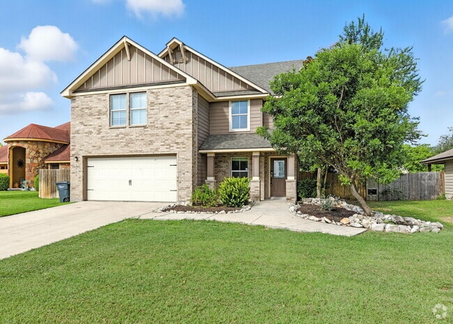 Building Photo - Striking Two-Story New Braunfels Rental Home