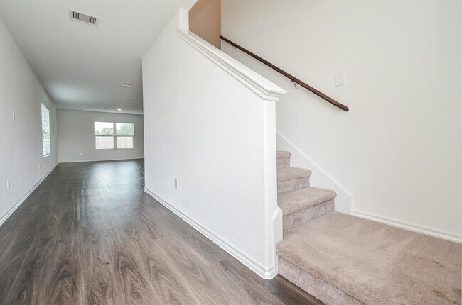 Photo - 5434 Logan Dale Dr