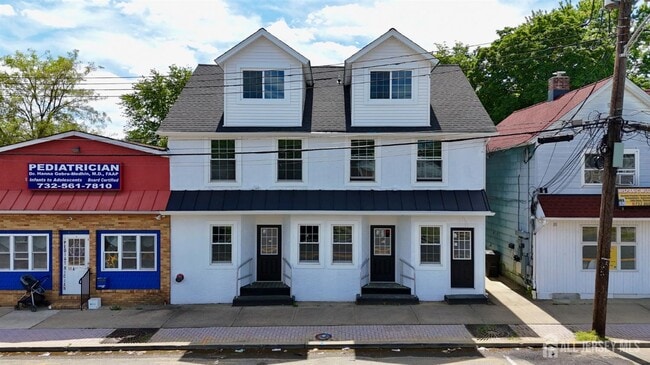 Photo - 10 W Railroad Ave