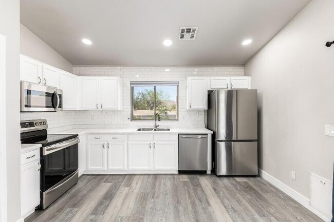 Photo - 993 S 239th Dr