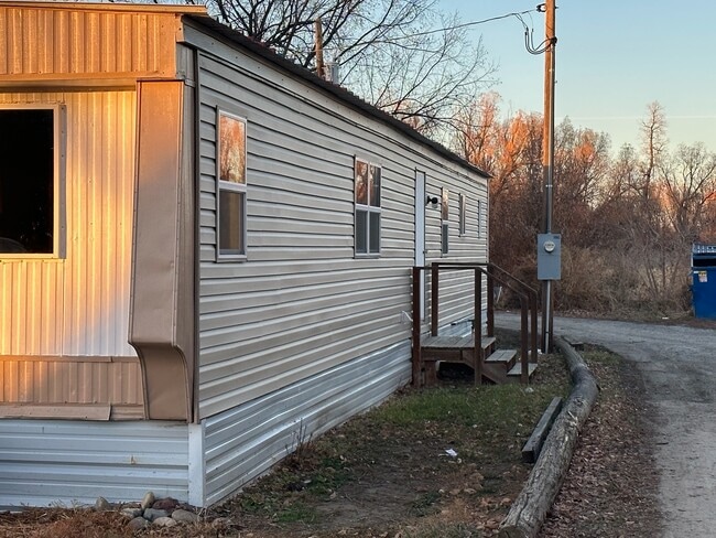 Photo - 1683 Birch St