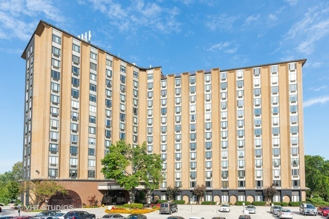 Building Photo - 1 Renaissance Pl Unit 706