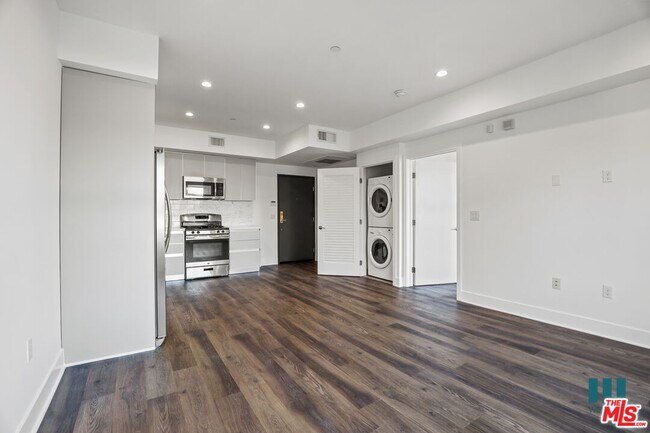 Photo - 11209 Richland Ave Unit ph1