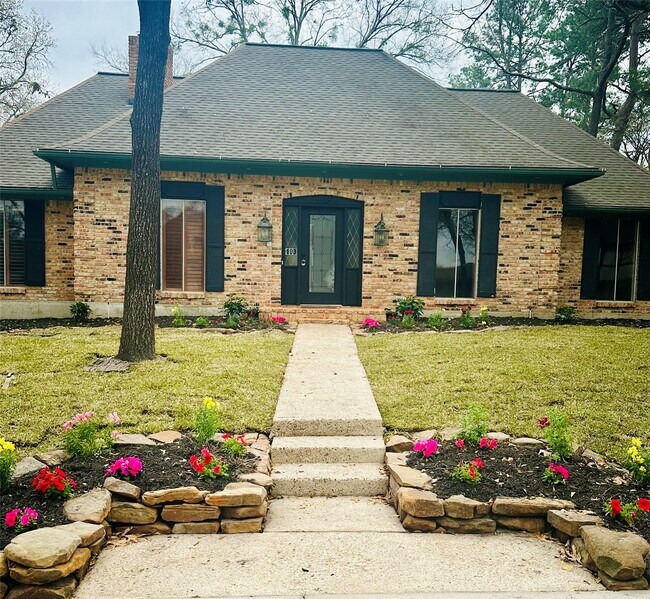 Photo - 103 Wroxton Dr