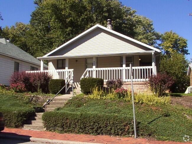 Building Photo - 323 E Cottage Grove Ave Rental