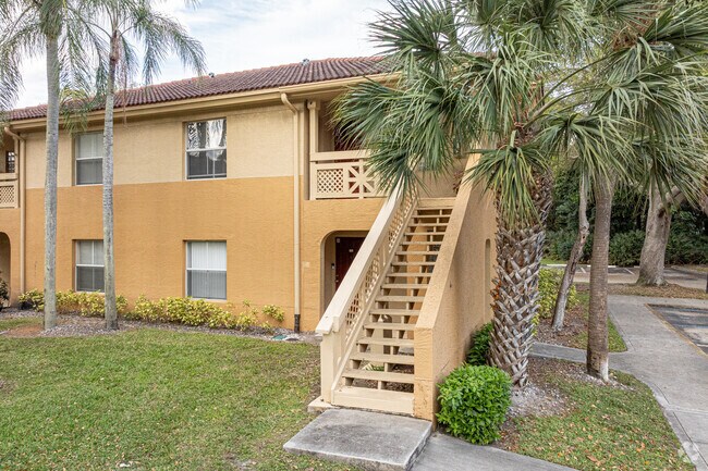 Entrance - Palm Lakes Condominiums