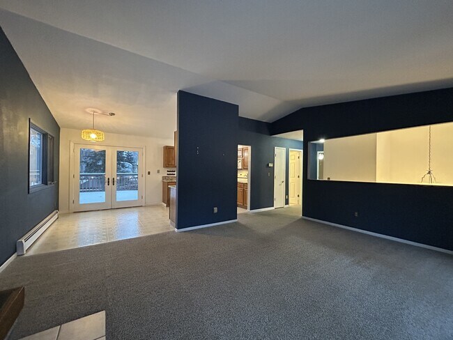 Photo - 9715 Sinina Pl