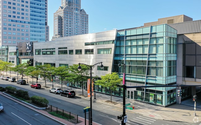 Building Photo - Hartford 21