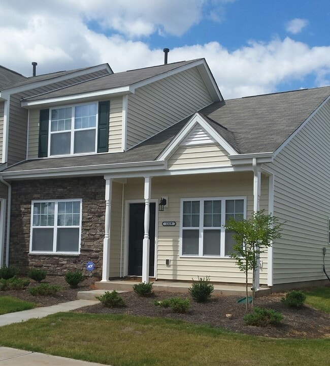 Photo - 3 bedroom 2.5 bath townhome in University Area