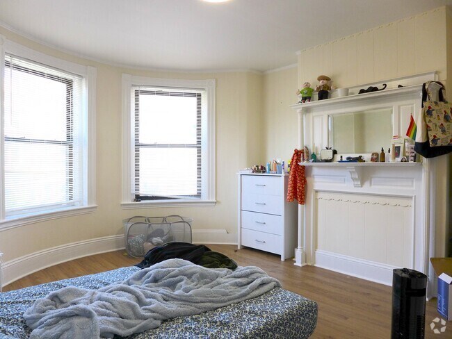 Building Photo - 16 Parker Hill Ave Unit 2 Rental