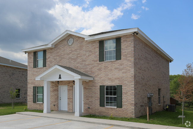 Front - Midtown Duplexes Apartments