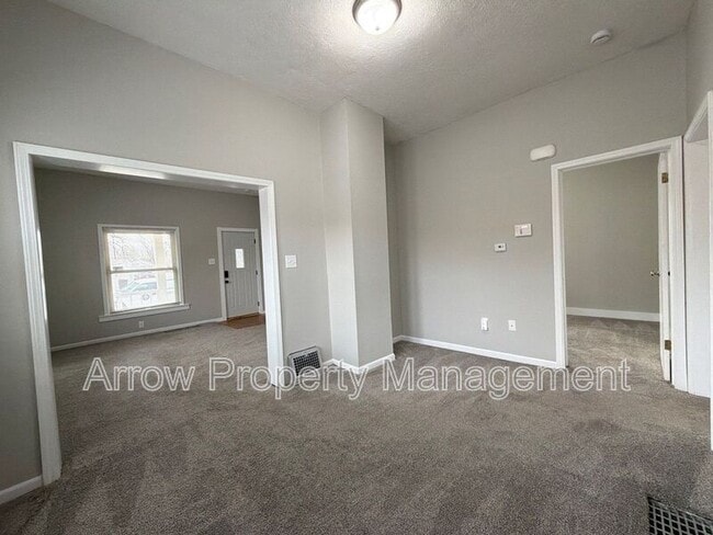 Photo - 2738 Apple St