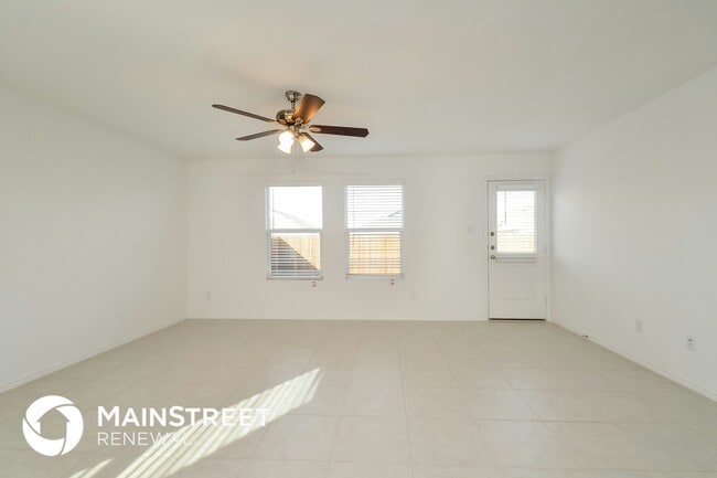 Photo - 122 Lemongrass Dr