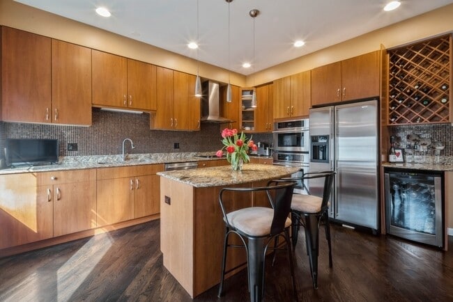 Photo - 4458 S Greenwood Ave