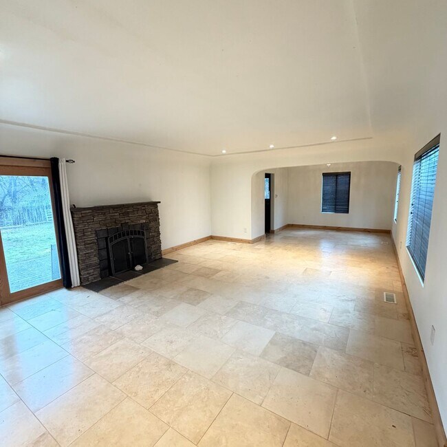 Photo - 3025 E 15th Ave